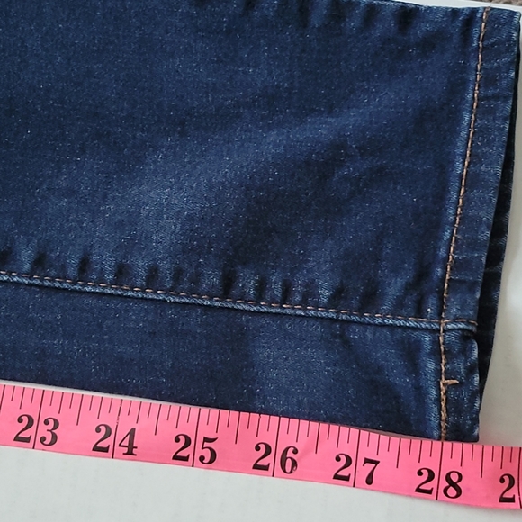 Levi Slimming Skinny Jean Size 30 Pre-Loved - Picture 11 of 13
